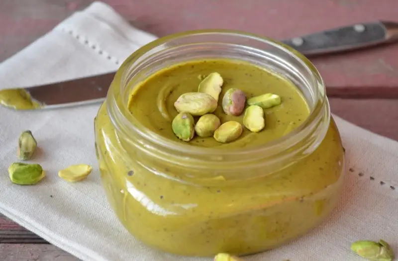 مغز پسته کره گیری