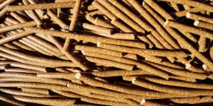 کنجاله کنجد: بررسی فواید و کاربردهای آن در صنایع مختلف