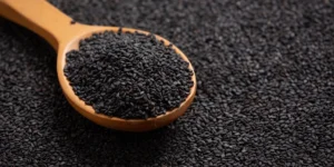 نگاهی علمی به خواص کنجد مشکی و تأثیر آن بر سلامت بدن
