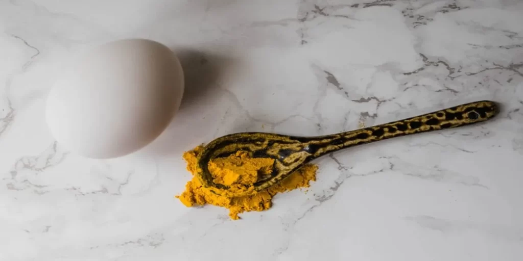 ماسک زرده تخمه مرغ و زردچوبه|ماسک زرده تخمه مرغ و زردچوبه|